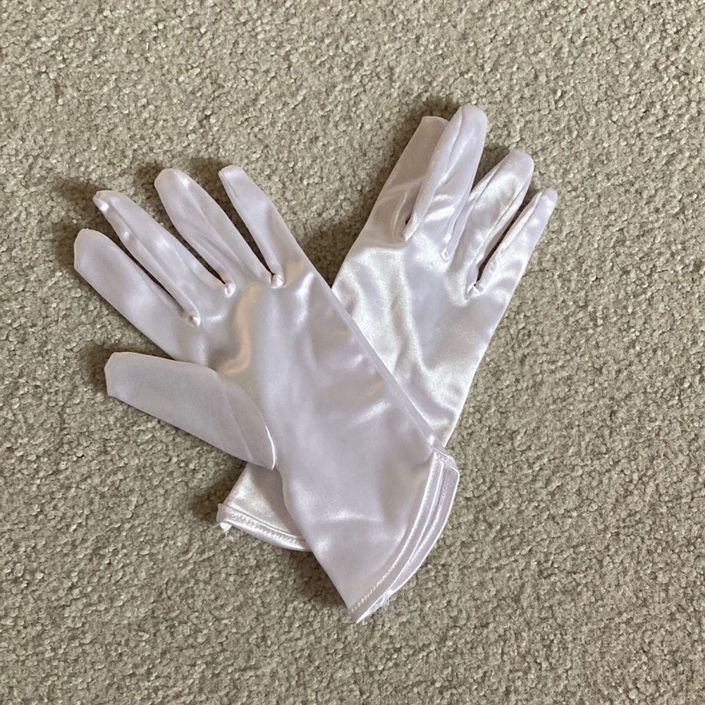 Spirit Halloween White Costume Gloves